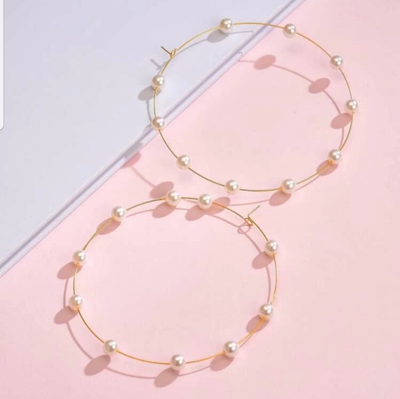 *Estelle* Giant Hoop Earrings - Picture 4 of 5